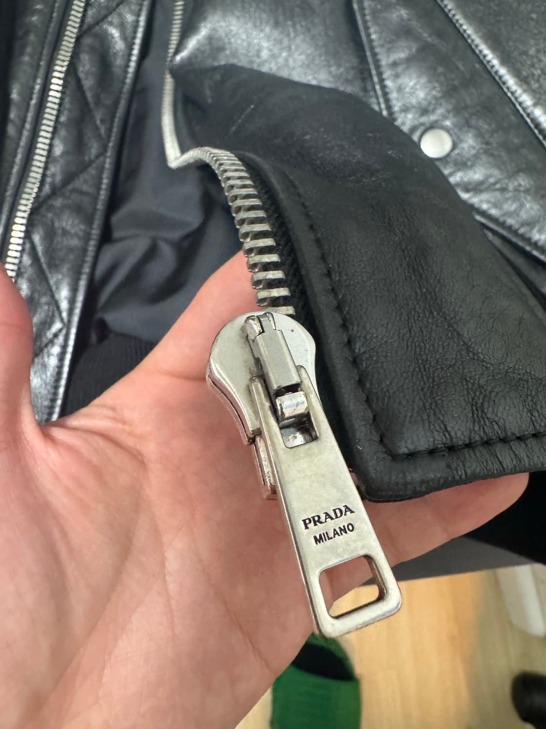프라다 레더 봄버 52 상품이미지3