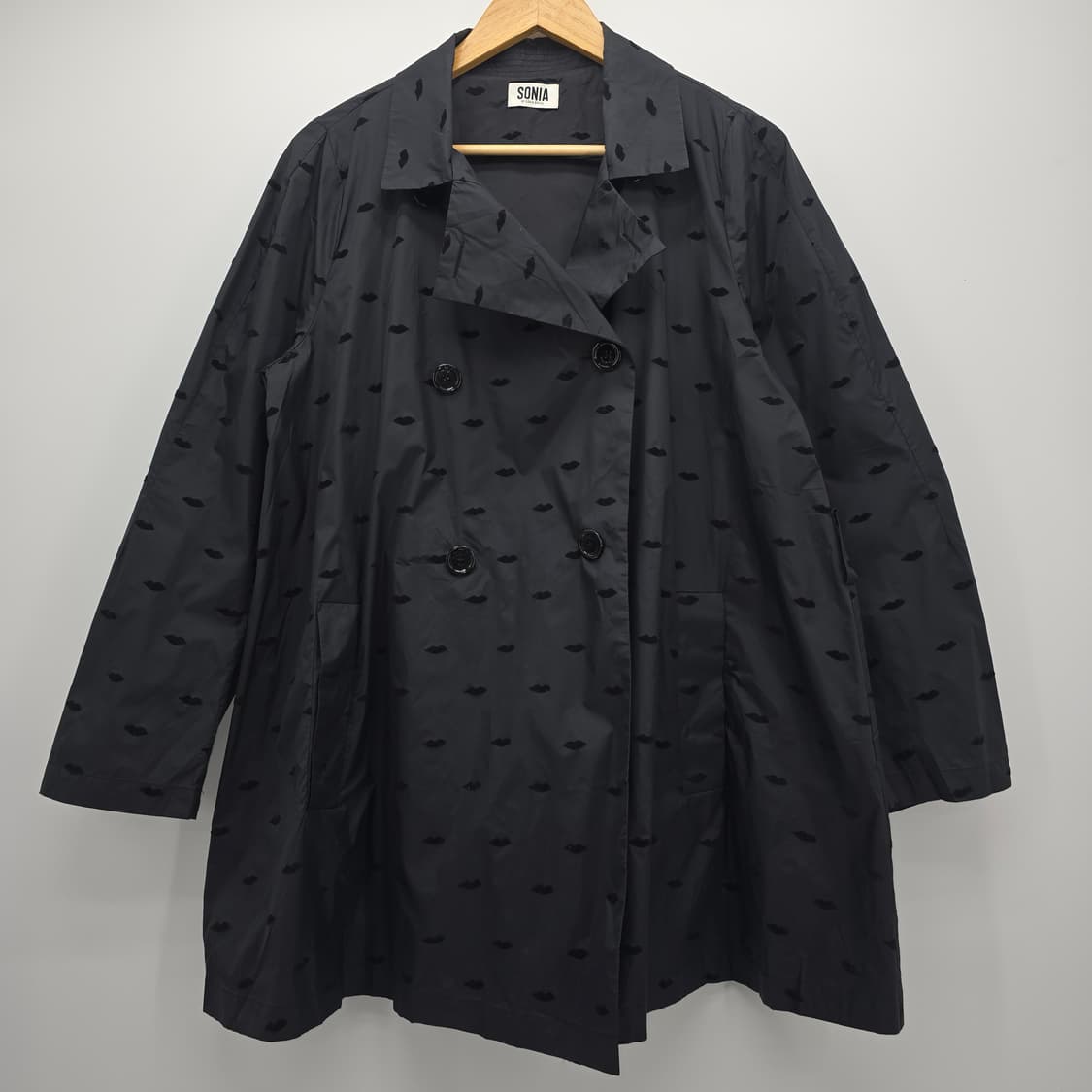 SONIA 블랙 립 패턴 트렌치 코트 상품이미지10