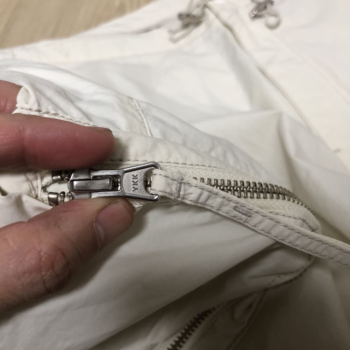 (L) 새상품 인사일런스 INSILENCE 디태처블 트랙 카고 팬츠 크림 상품이미지4