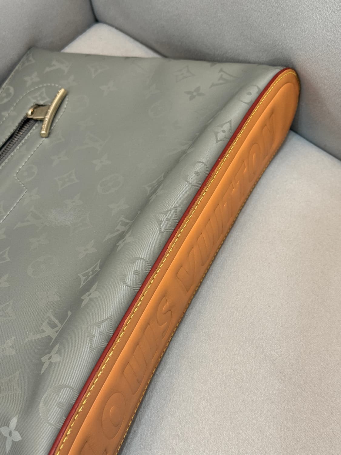 루이비통 모노그램 티타늄 킴존스 클러치   상품이미지5