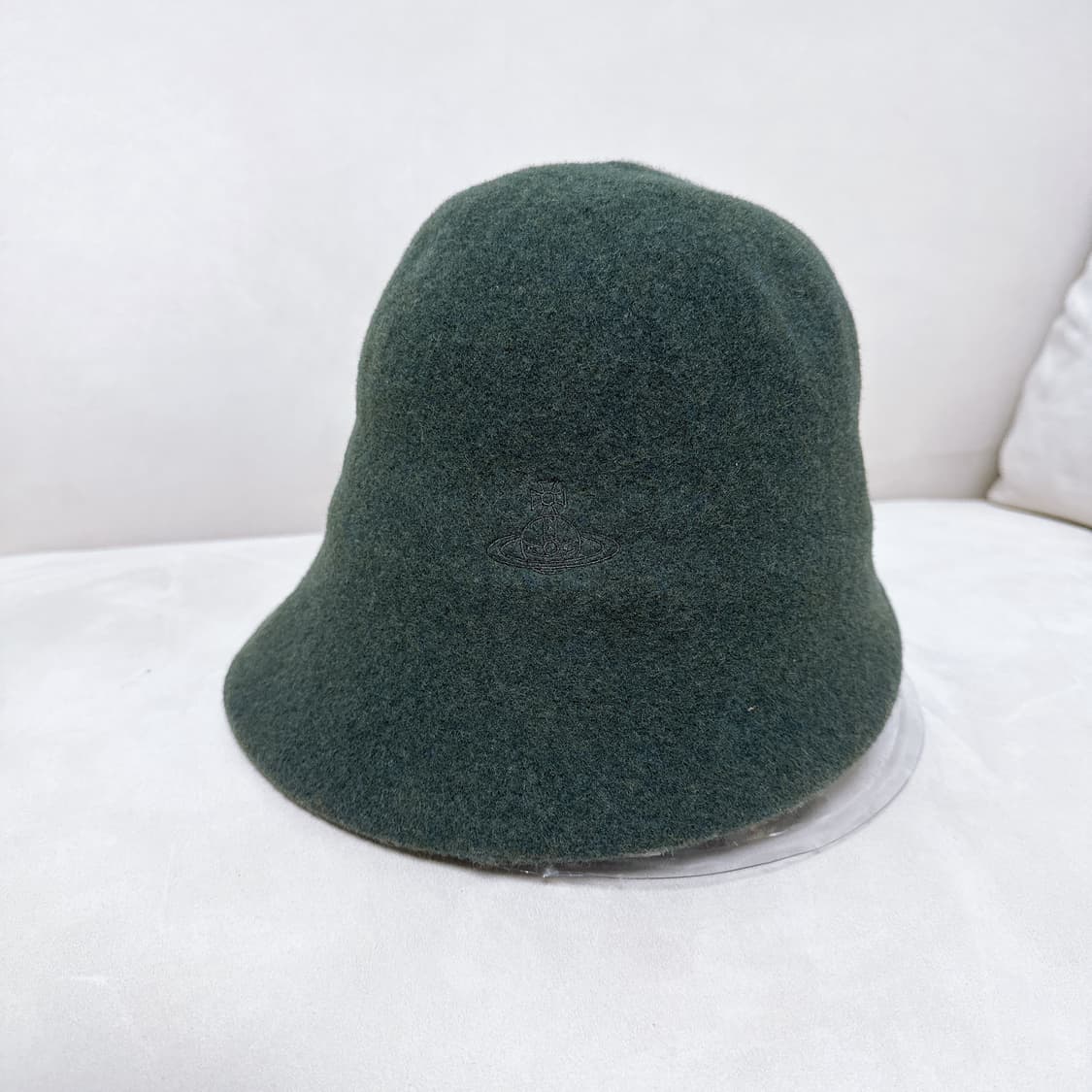 [새제품] 비비안웨스트우드 버킷햇(카키) 상품이미지1