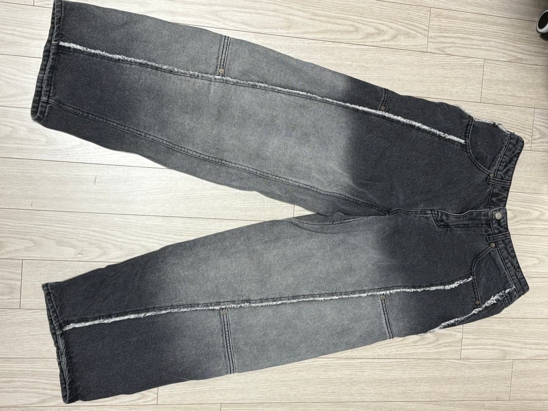 크리틱 DEVIDED RAW EDGE DENIM PANTS BLACK 상품이미지3