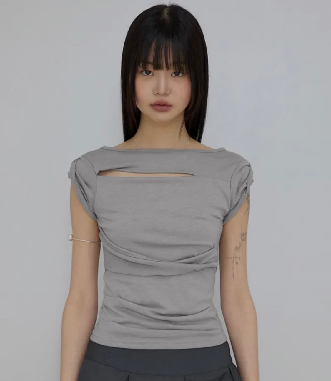 플레어업 Asymmetrical Draped Roll-Up T-Shirt 상품이미지1