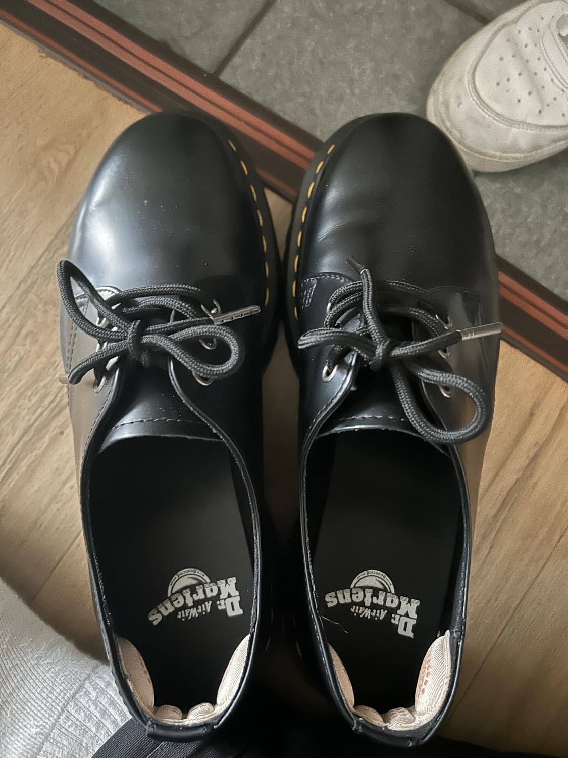 닥터마틴 1461 쿼드 블랙 UK8 270 상품이미지1