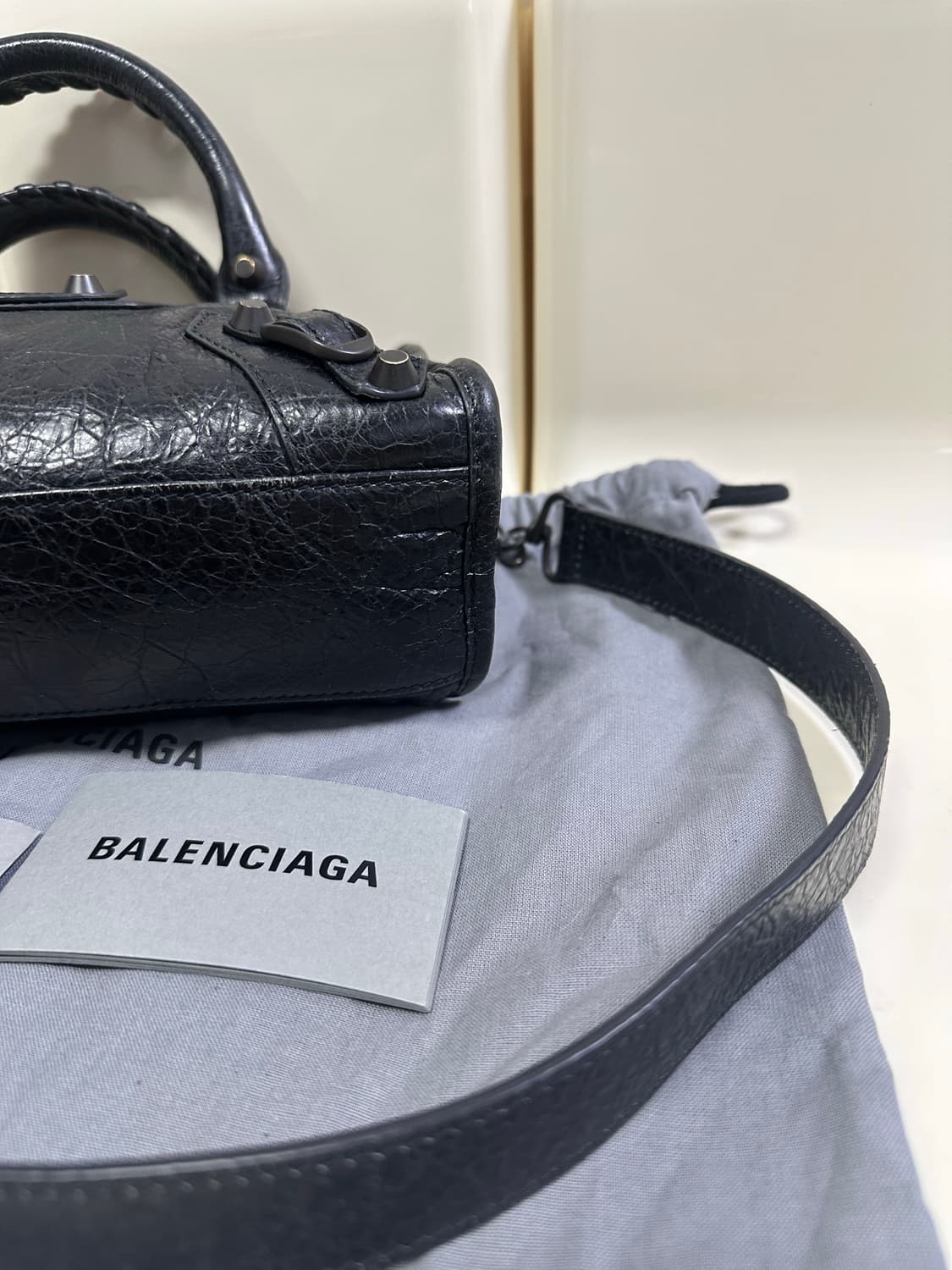 [A+ 정품] 발렌시아가 르 시티 모터백 미니 블랙 상품이미지3