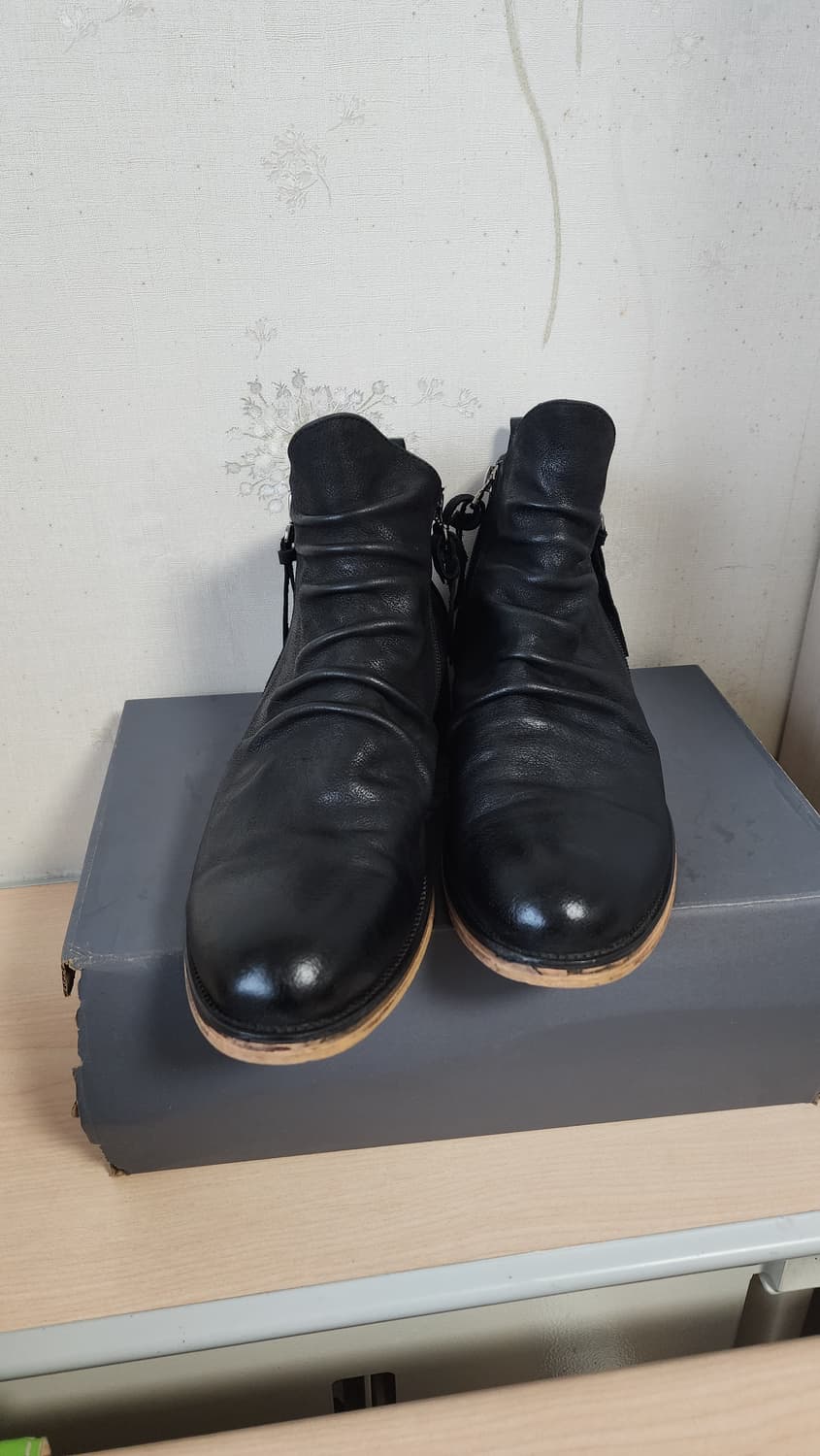 Jik's 블랙 가죽 셔링 앵클 부츠 상품이미지2