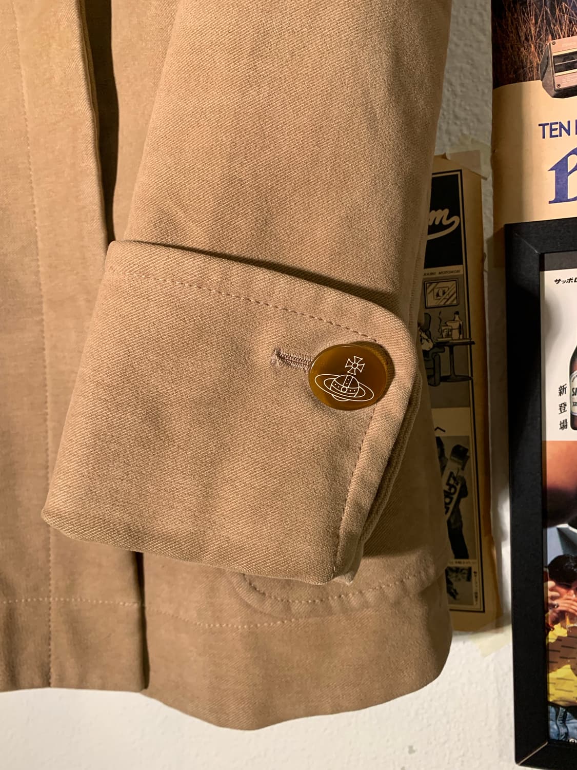 비비안웨스트우드 레드라벨 오브로고 단추 베이지 코트 상품이미지2