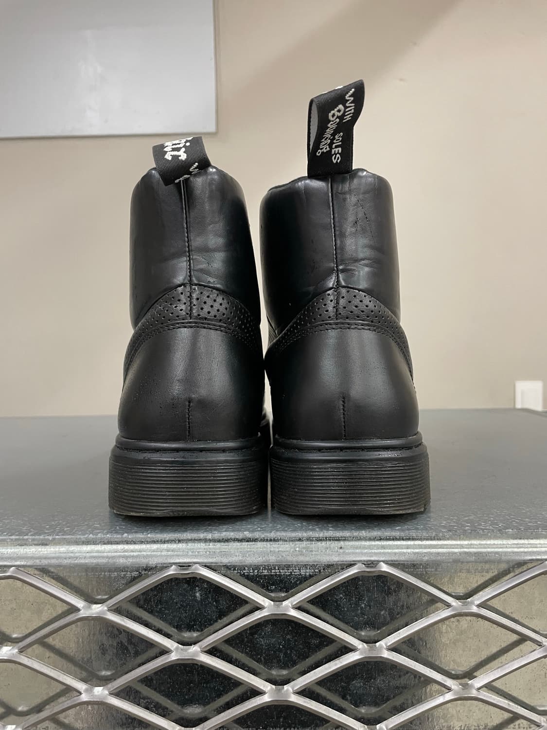 닥터마틴 카마르 8 부츠 블랙 uk7 상품이미지3