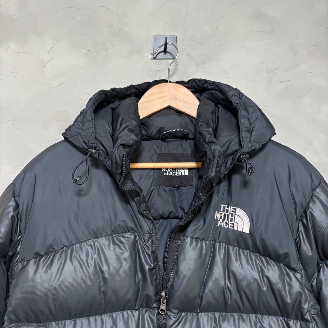 노스페이스 700 눕시 구스다운 패딩 검정 상품이미지2