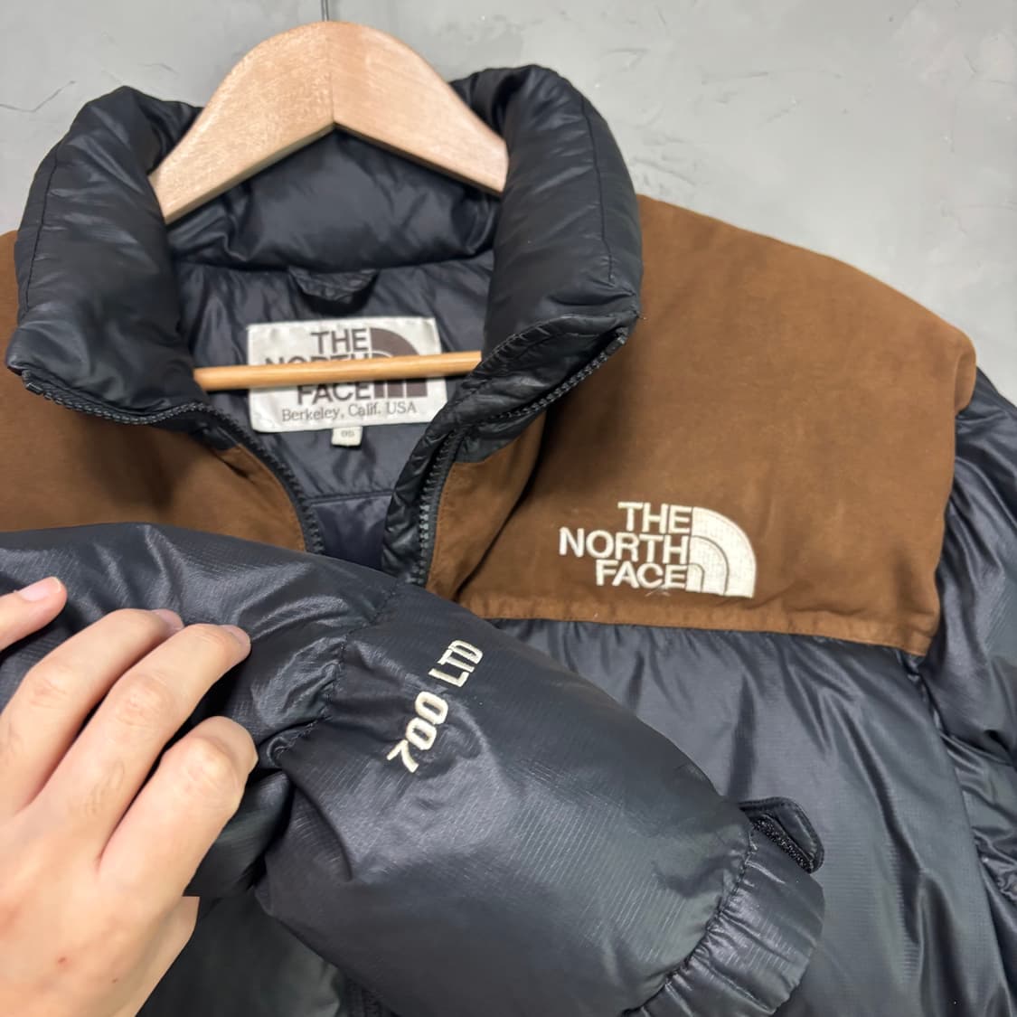 노스페이스 700LTD 눕시 구스다운 패딩 브라운 블랙 상품이미지4