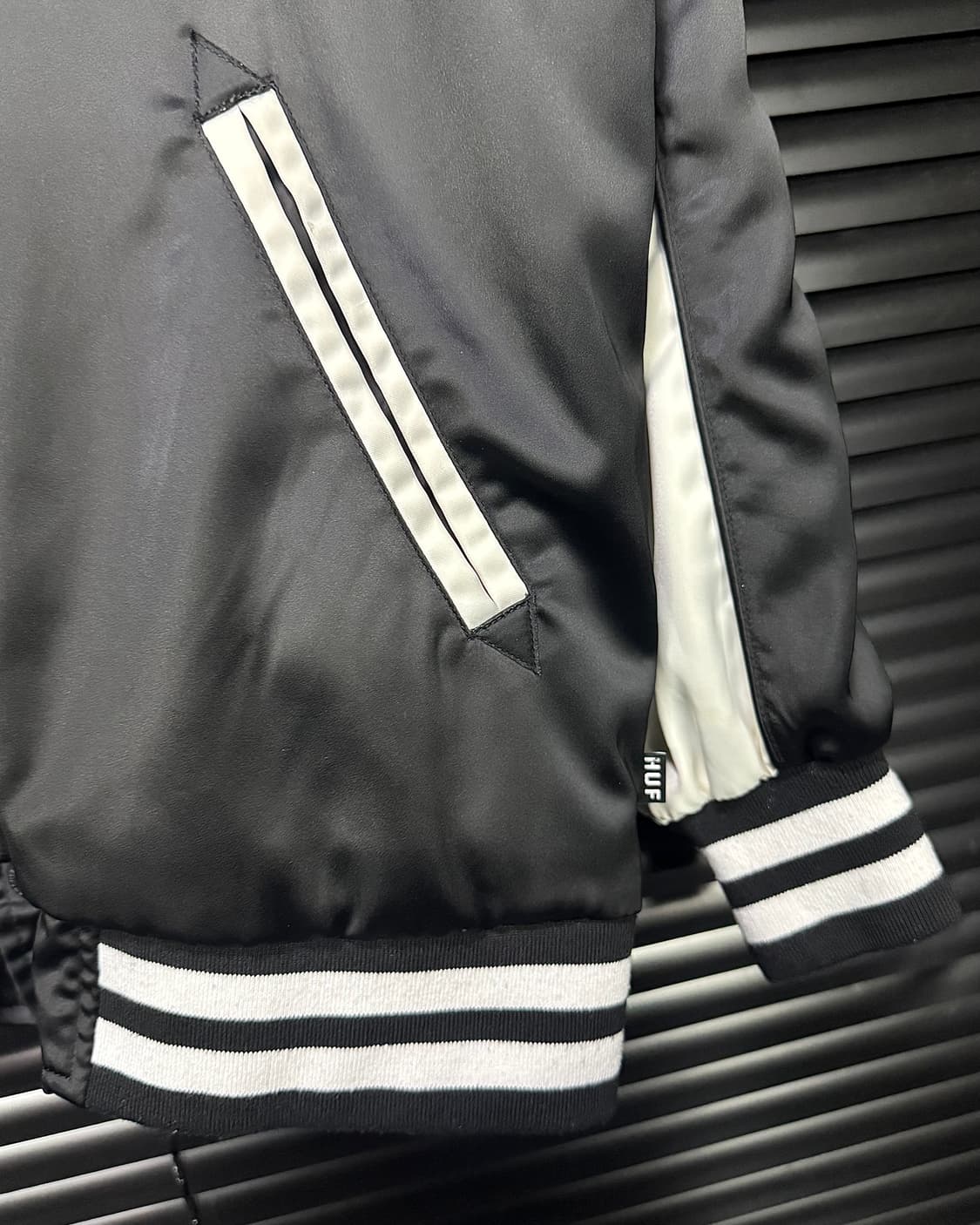 HUF 허프 용 드래곤 자수 스카쟌 스카쟌 야구 점퍼 블랙 화이트 일본 상품이미지7