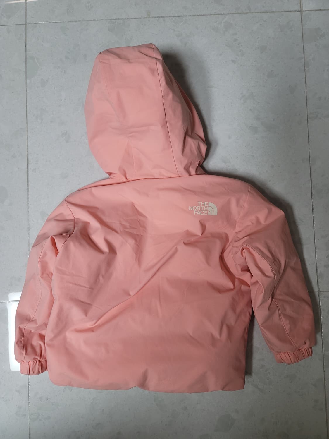 노스페이스 리버시블 연핑크 패딩 키즈 110사이즈 상태굿

 상품이미지2