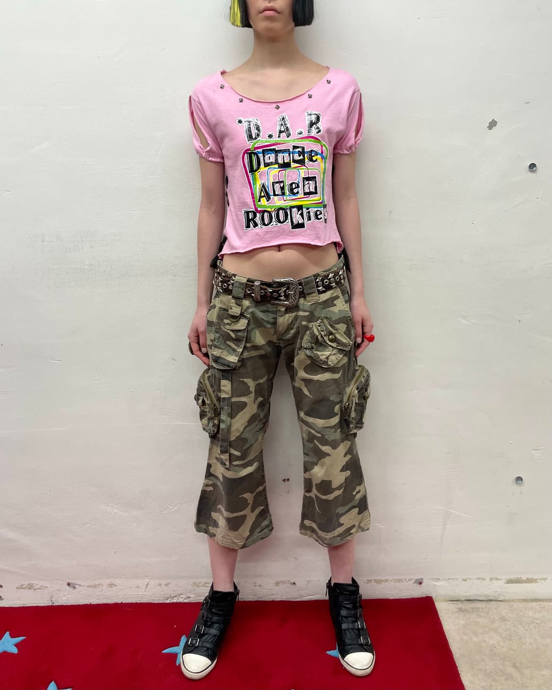 Black Spangled Winged Studded Kitch T 상품이미지6