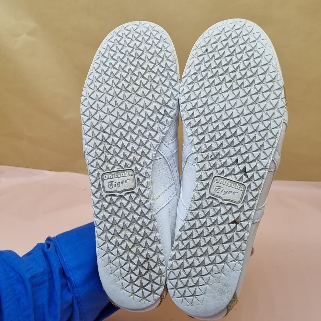 오니츠카타이거 멕시코66 골드 스니커즈 250 상품이미지3