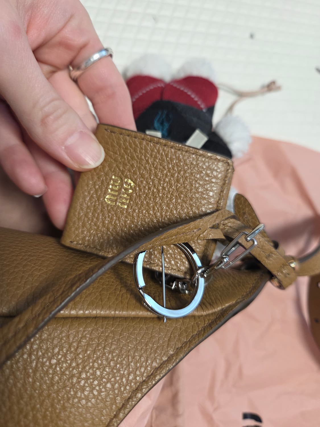 미우미우 가죽 버킷백 상품이미지4