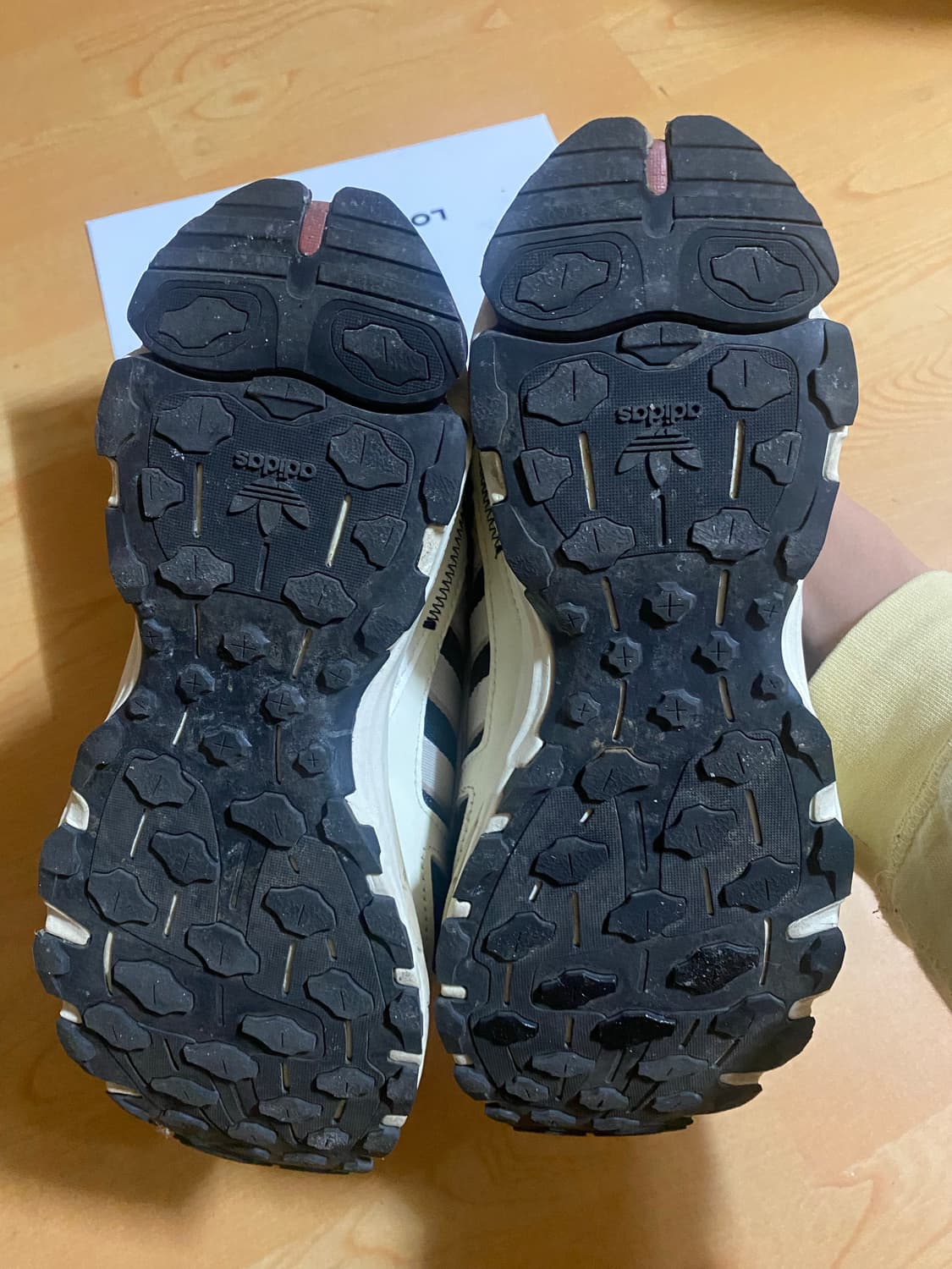 아디다스 송포더뮤트 쉐도우터프 상품이미지8