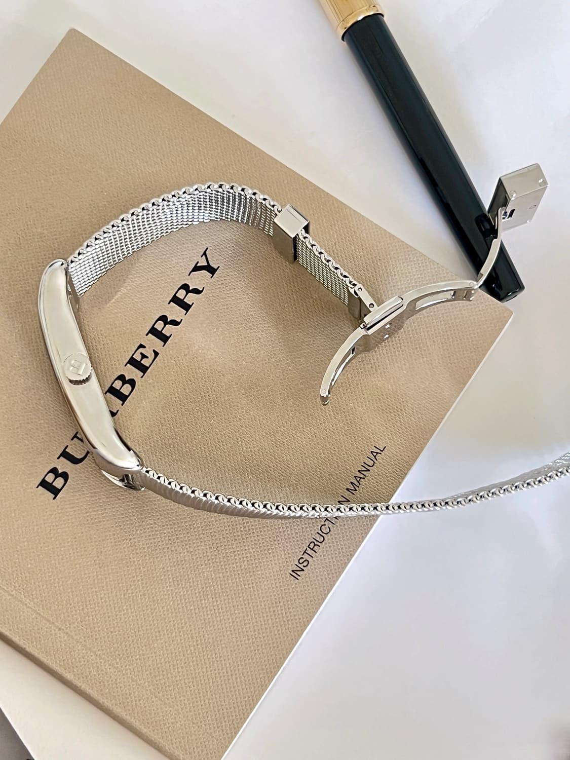 Burberry 렉탱글 매쉬 스트랩 남성 버버리 시계 상품이미지9