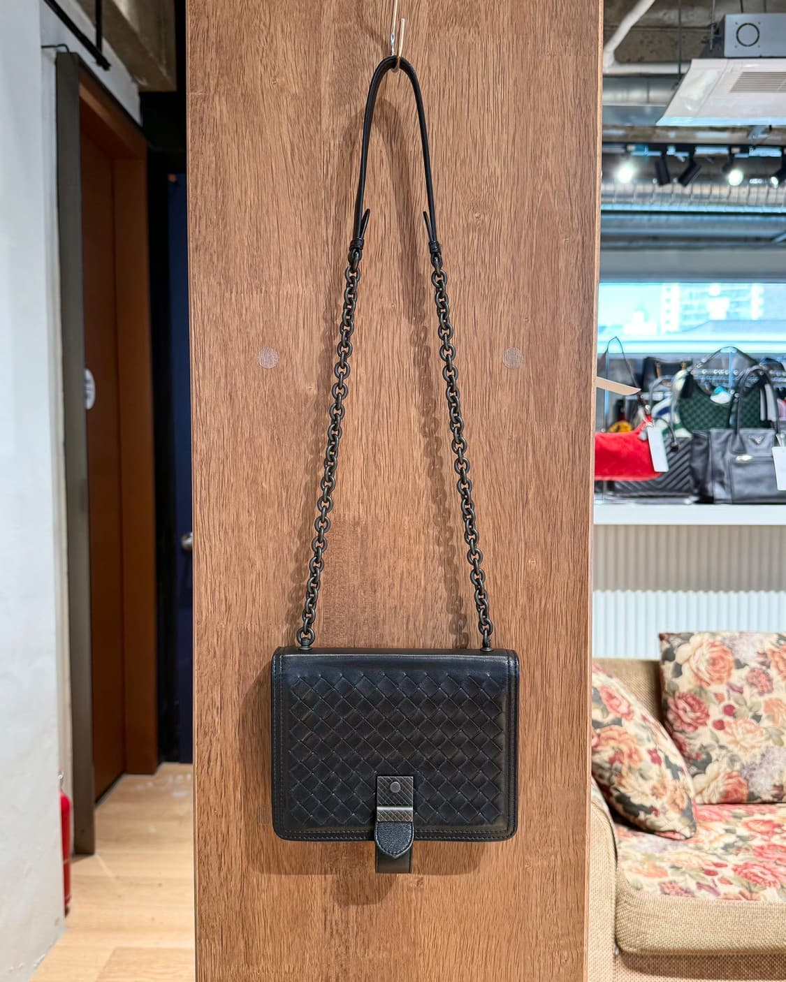 보테가베네타 블랙 인트레치아토 숄더백  상품이미지1