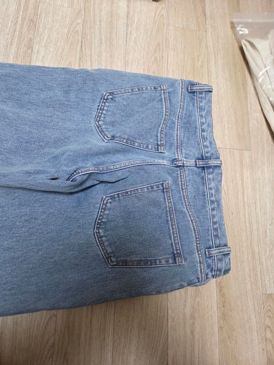 무신사스탠다드 스트레이트 데님 팬츠 [라이트 인디고] 32 상품이미지4