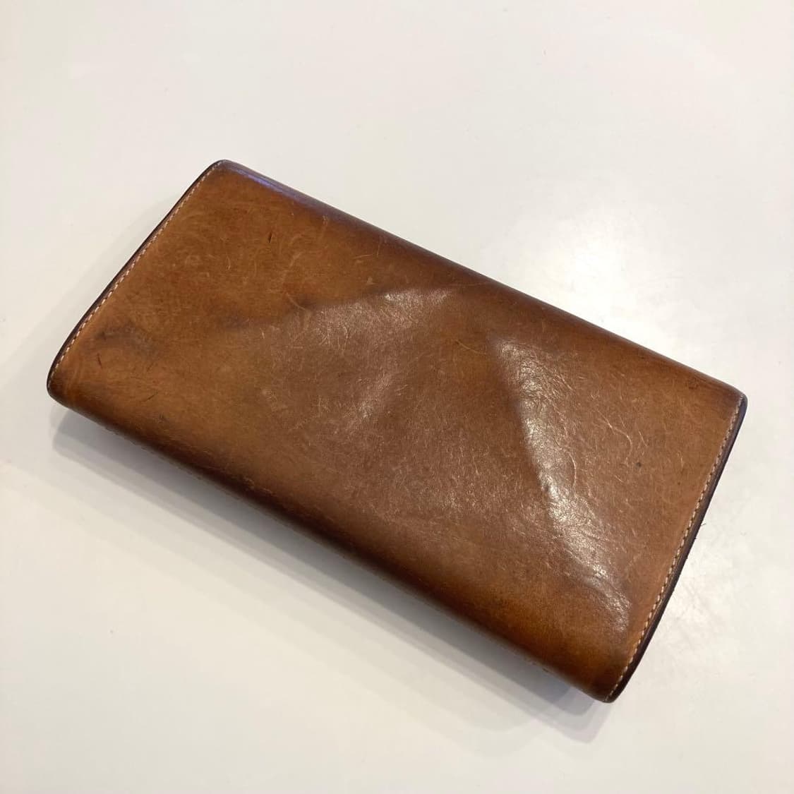 헨더스킴 원피스 월넛브라운 소가죽 장지갑 상품이미지2