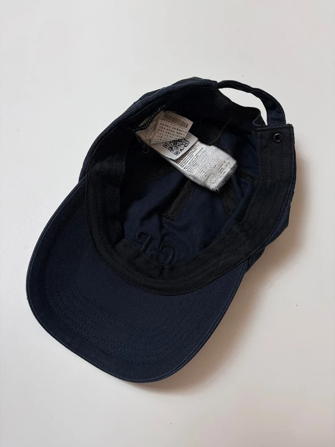 CP컴퍼니 피그먼트 자수 로고 볼캡 Q1548 상품이미지4