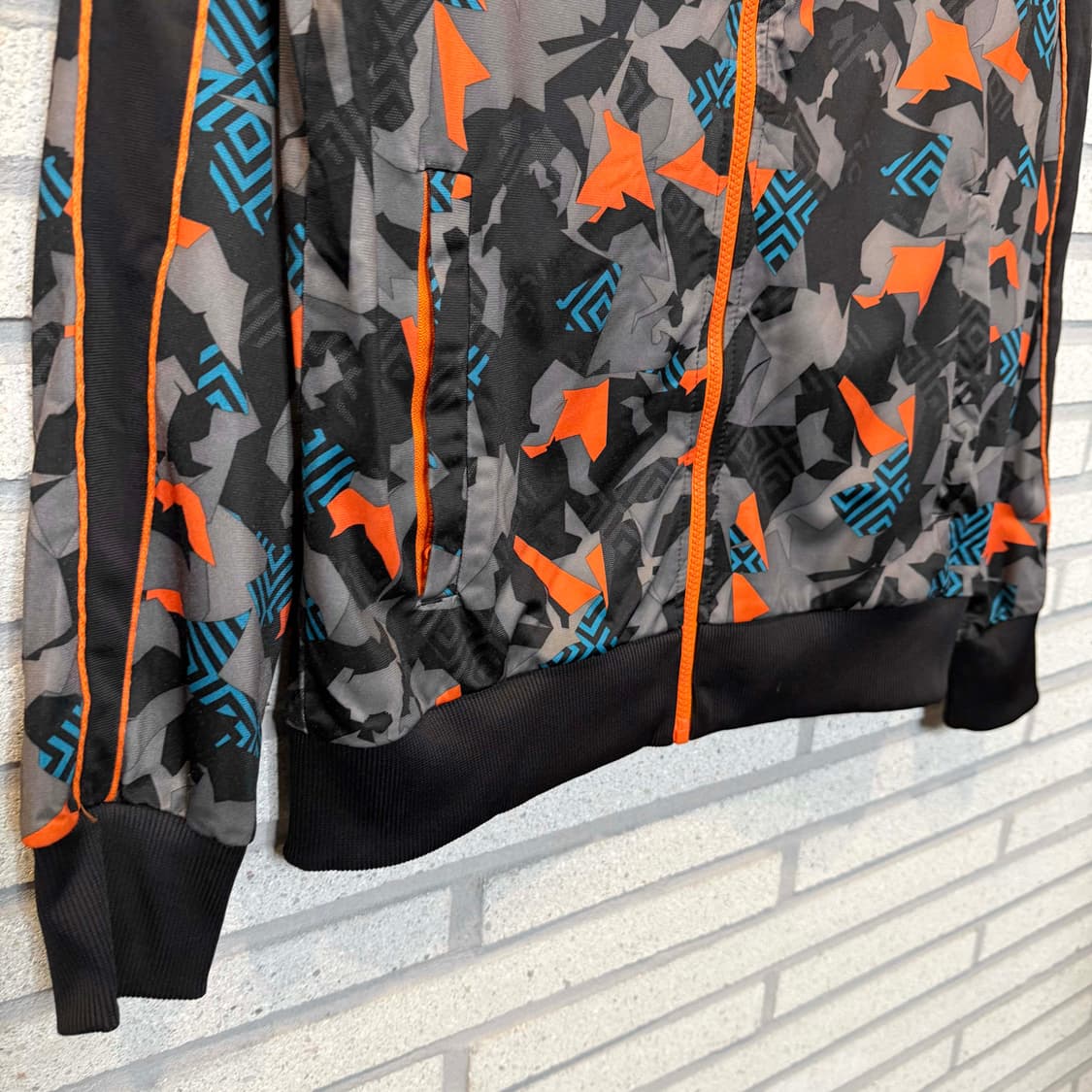 퓨마  레트로 그래픽카모 패턴 트랙탑 져지 오렌지 컬러  상품이미지4