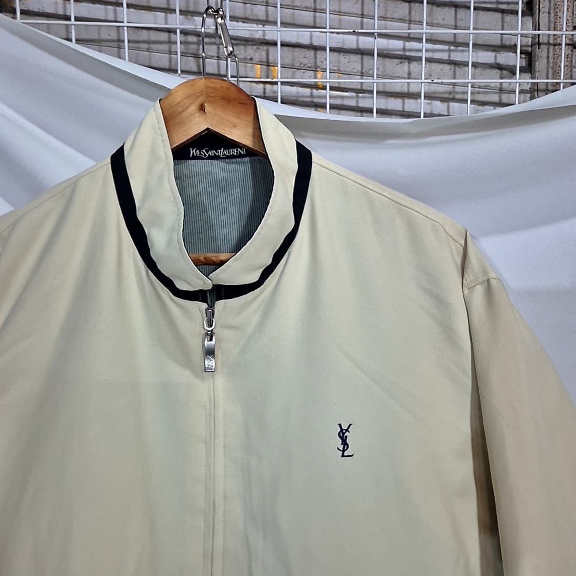 Yves Saint Laurent 입생로랑 YSL자수 폴리쉘 자켓 상품이미지2