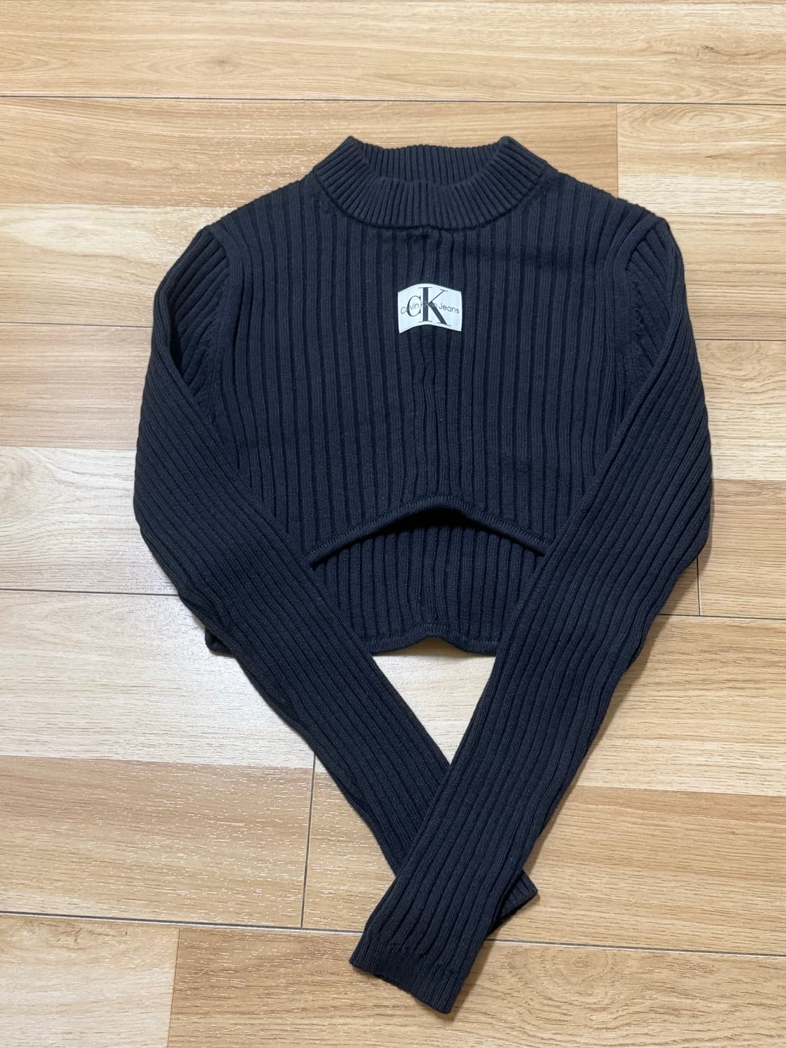 캘빈클라인 크롭 니트 상품이미지4