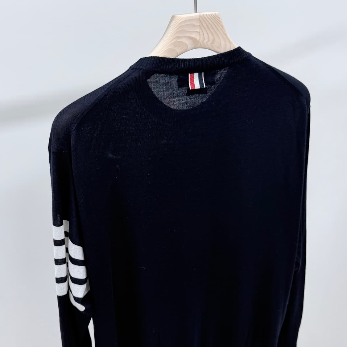 [S+급/5] 톰브라운 사선완장 메리노 울 니트 네이비 상품이미지6
