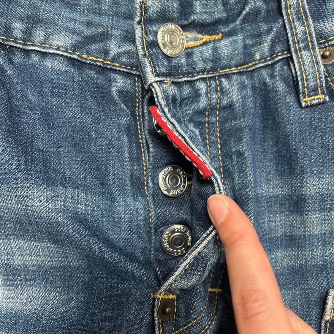 디스퀘어드2 페인팅 버튼플라이 데님팬츠 48 상품이미지4