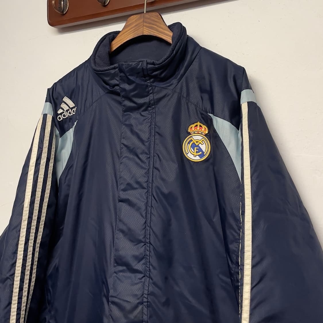 아디다스 레알 마드리드 벤치 파카   상품이미지2