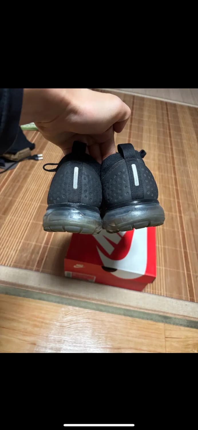 나이키 에어 베이퍼맥스 플라이니트 2 블랙 화이트 275팝니다. 상품이미지4