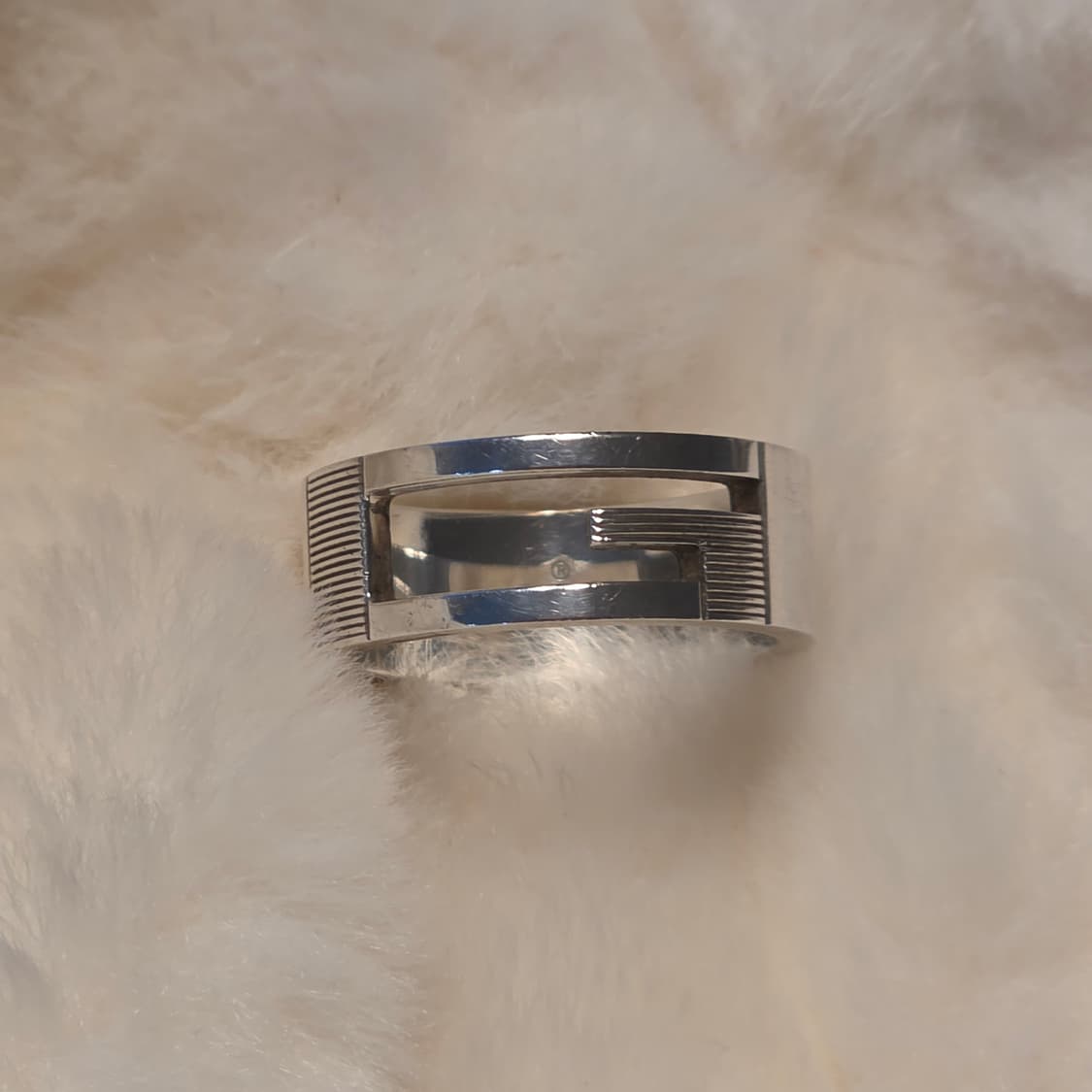 구찌 실버925 브랜디드 G 컷아웃 반지(20호) 상품이미지1