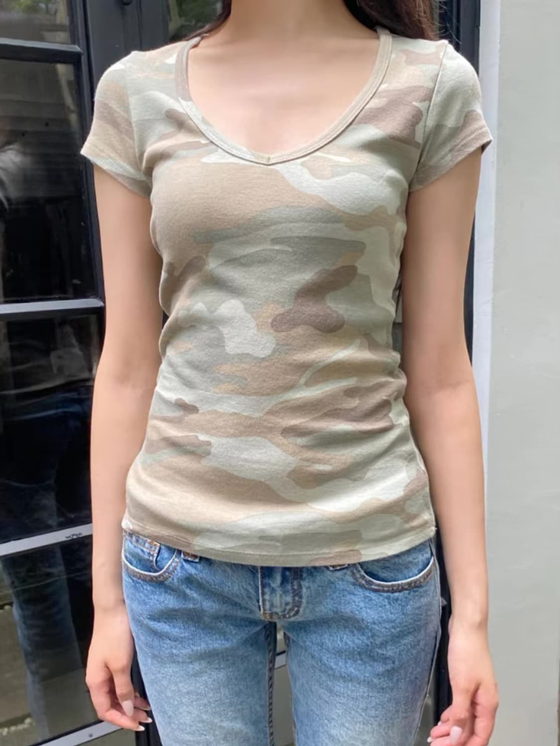브랜디 멜빌 카모 브이넥 반팔티 상품이미지1