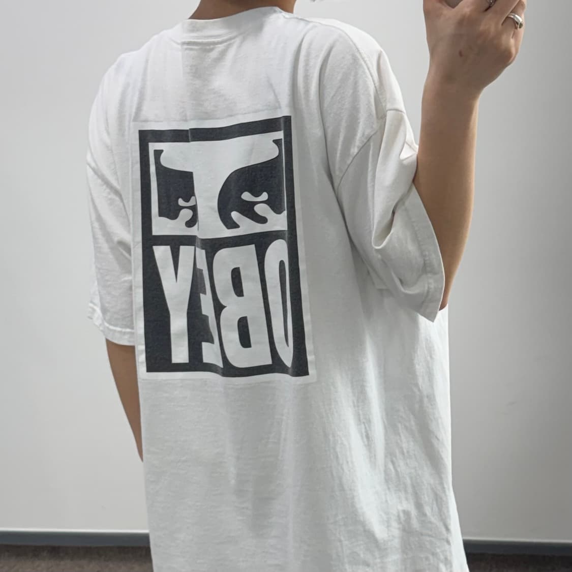 Obey 오베이 백 로고 화이트 반팔 상품이미지2