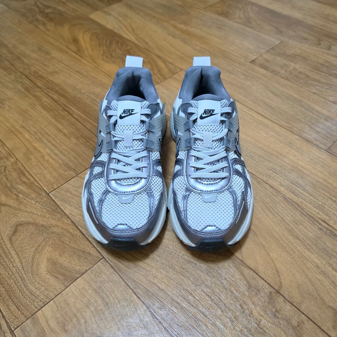 나이키 V2K 런 실버  상품이미지2