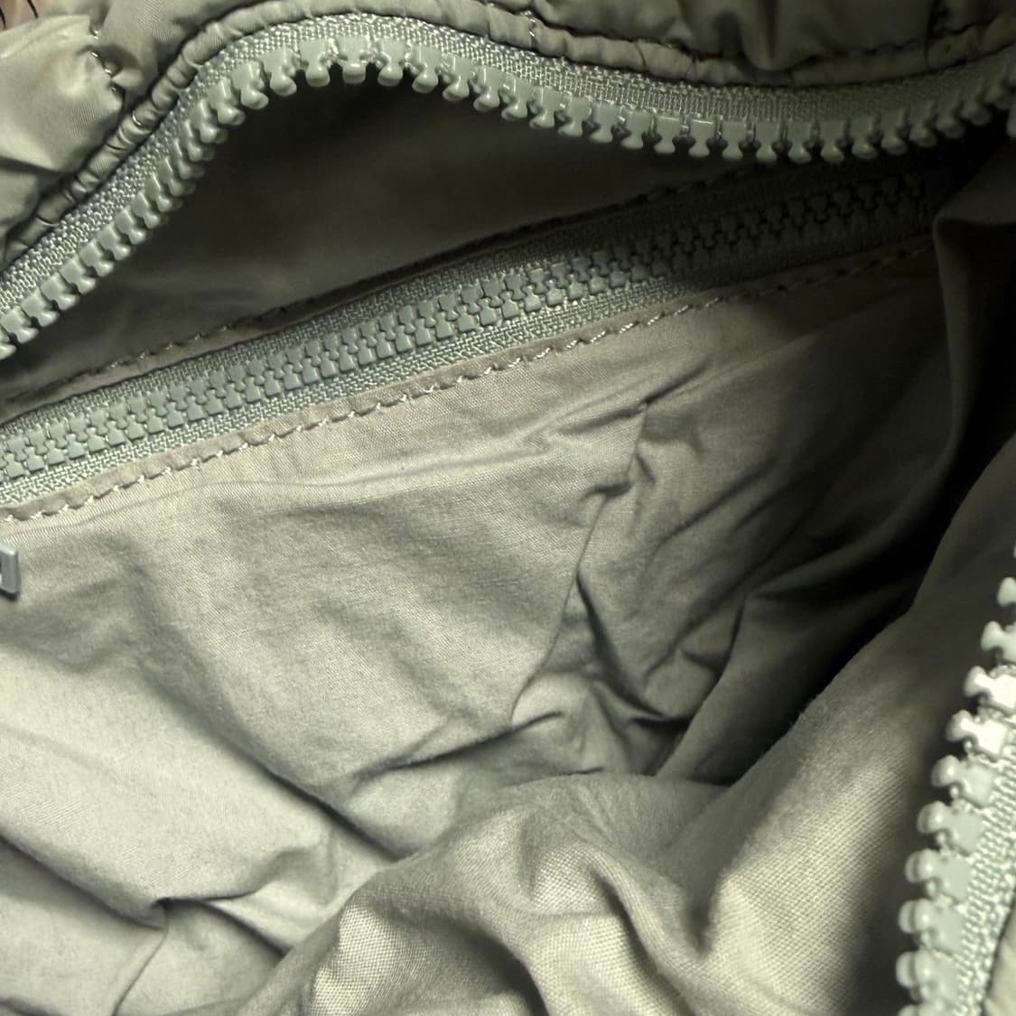 COS 코스 퀼티드 미니백 더스티 그린 상품이미지2