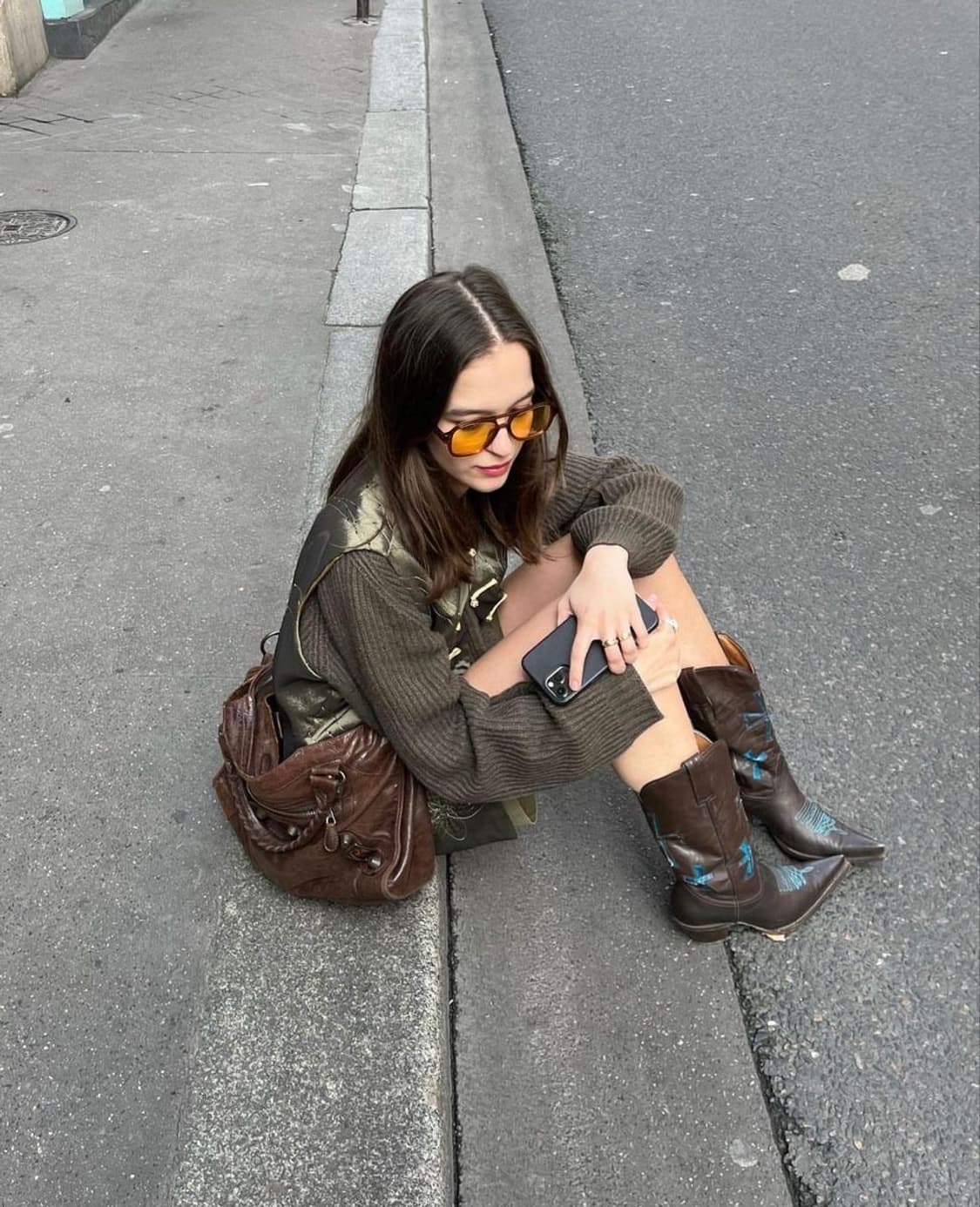 발렌시아가 클래식 모터백 엔틱브라운 상품이미지10