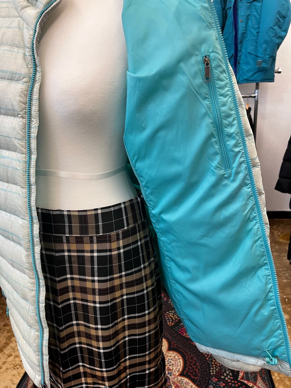 파타고니아 구스 다운 라이트 푸퍼 재킷 상품이미지6