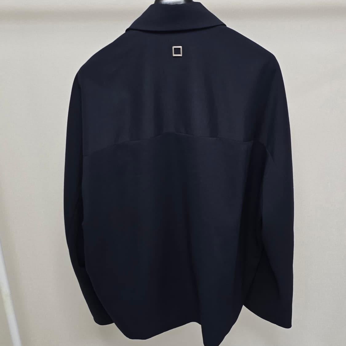 우영미 백로고 셔츠 자켓 50사이즈 105 판매 상품이미지2