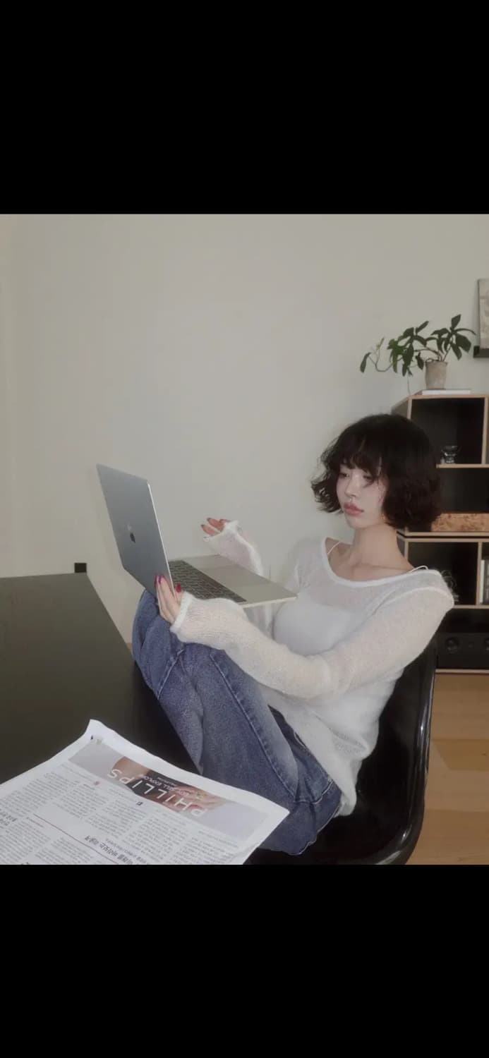 페일제이드 헤어리 시스루 원숄더 니트 상품이미지4