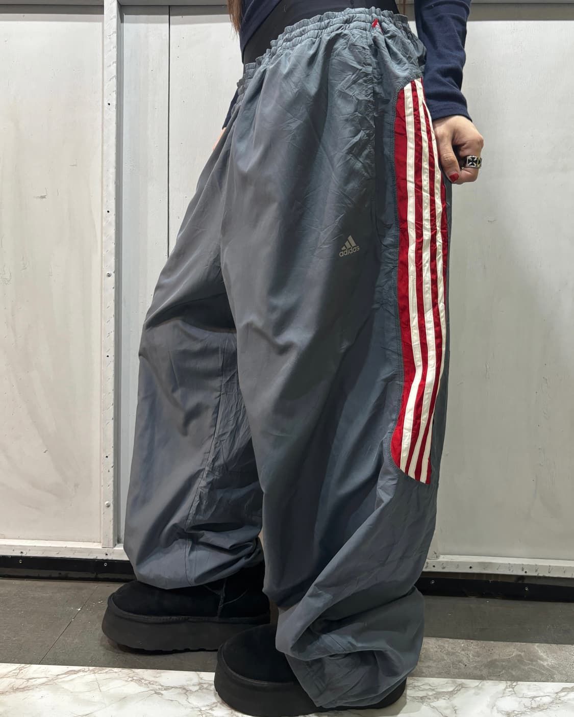90s ADIDAS 그레이&레드 나일론 트랙 팬츠 상품이미지1