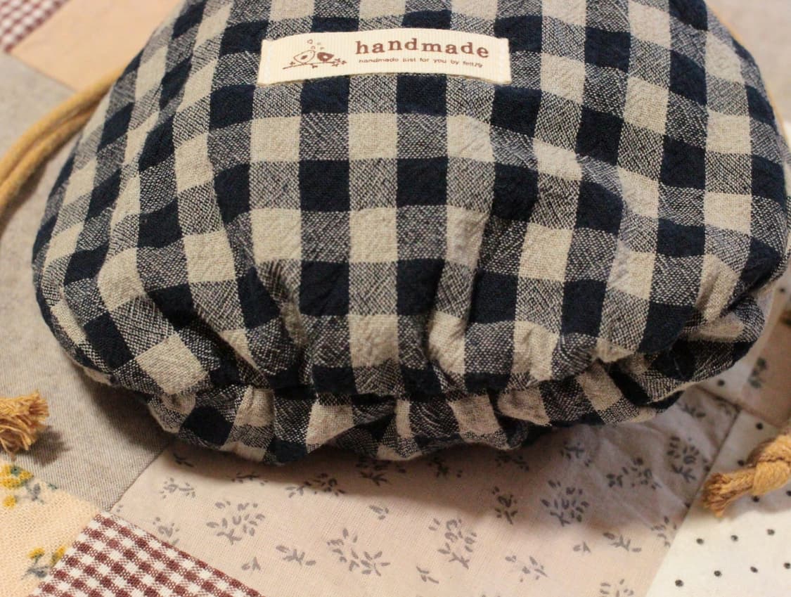 핸드메이드 네이비체크 셔링 스트링 파우치 상품이미지3