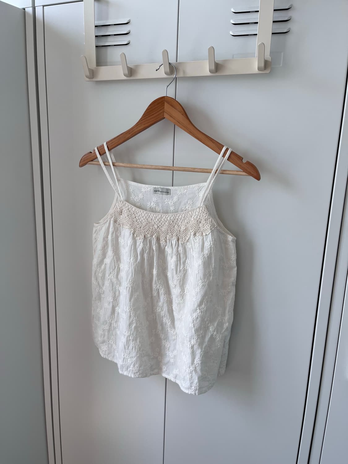 Earth music 얼스뮤직 잔꽃 레이스 슬리브리스 상품이미지2