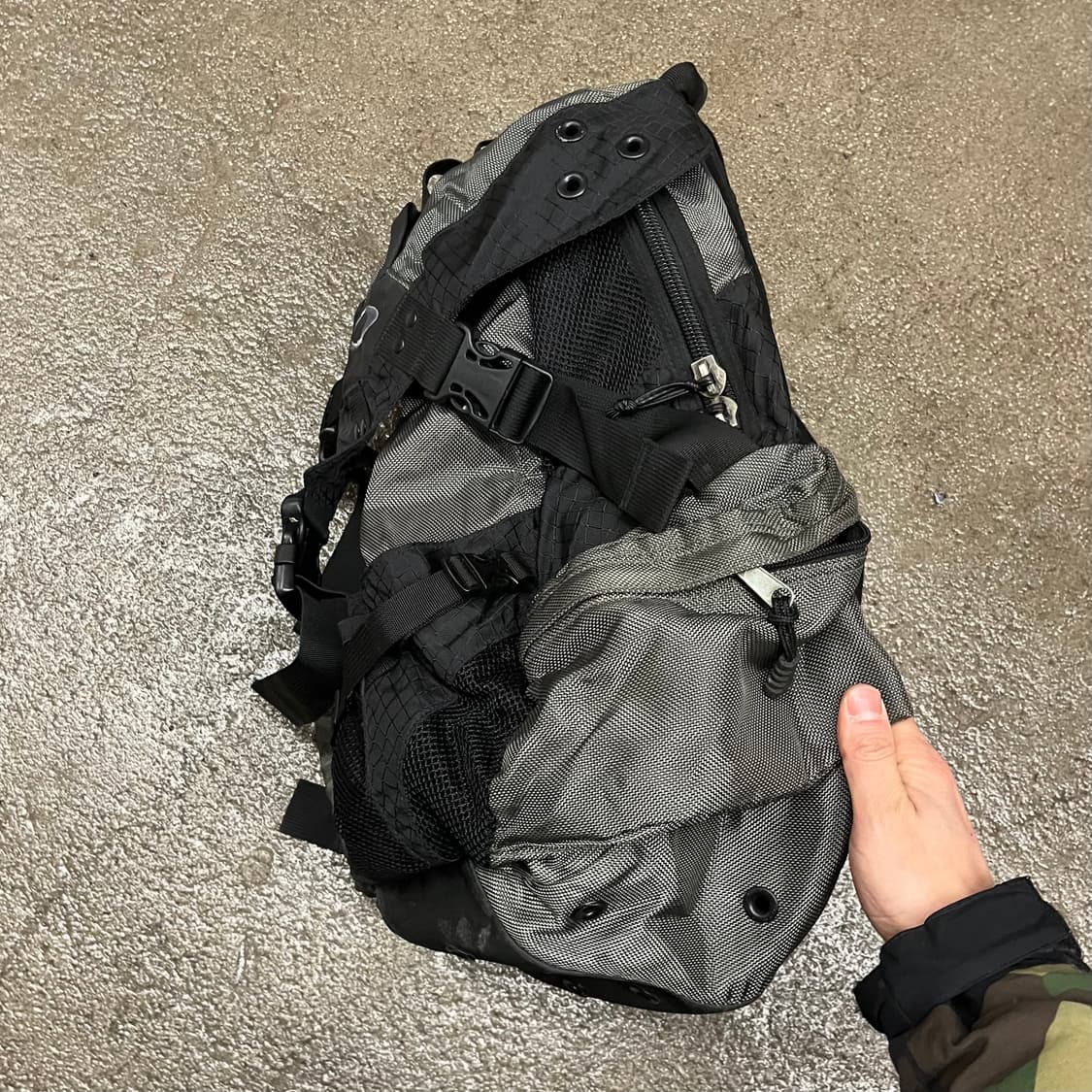 오클리 아이콘1.0 백팩 상품이미지3