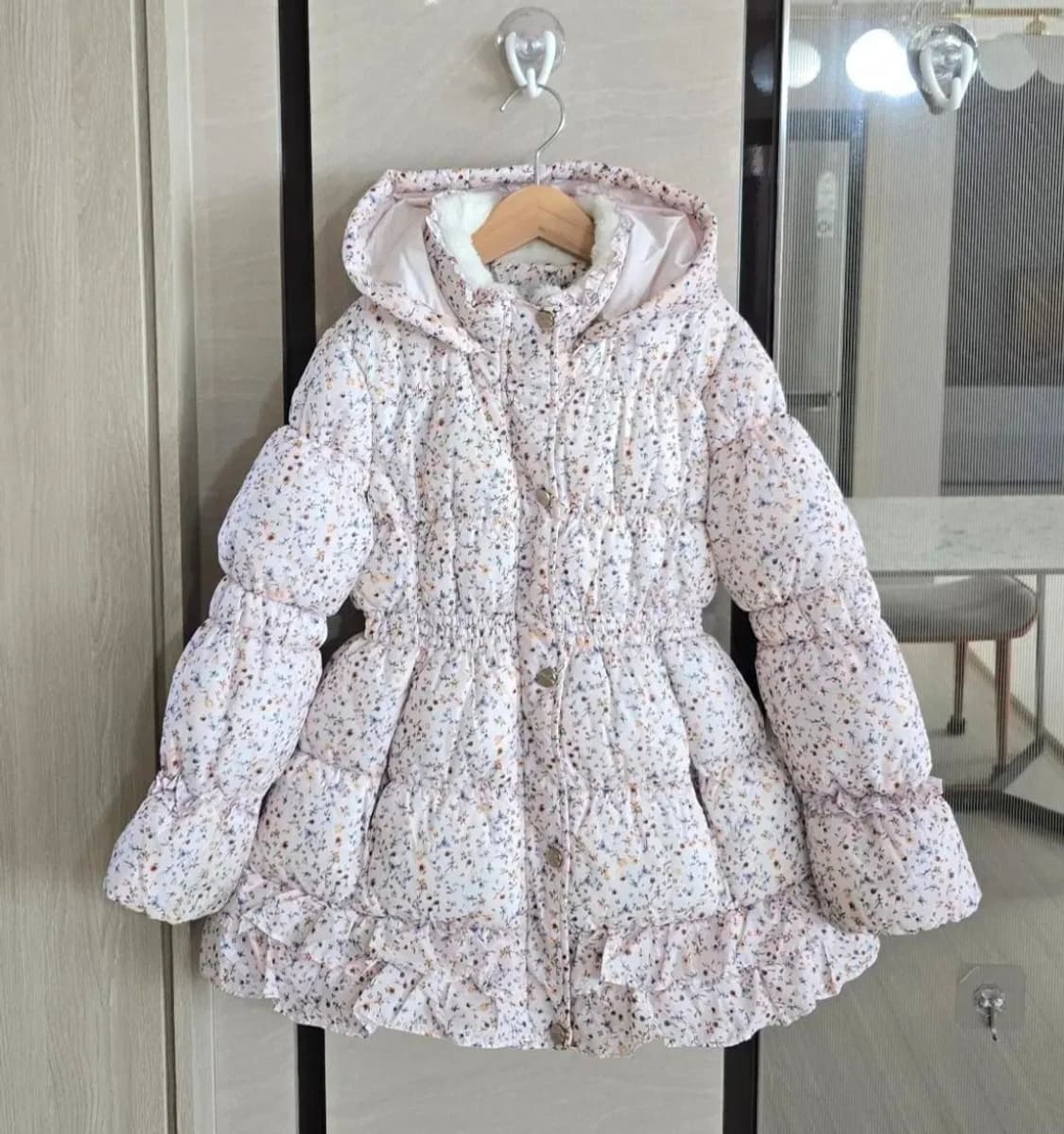 여아 140사이즈 페리미츠 잔꽃롱패딩 상품이미지1