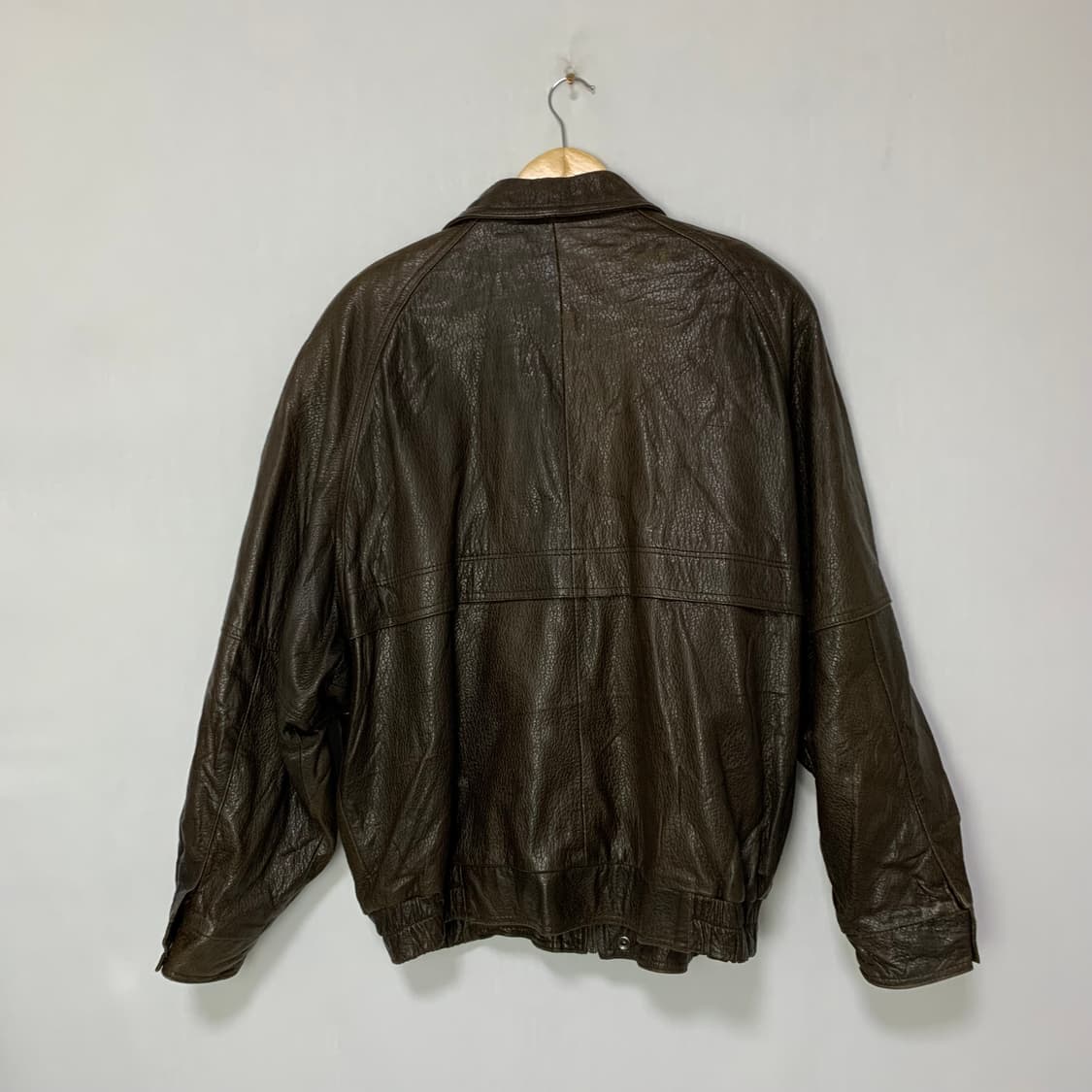 아쿠아스큐텀 빈티지 천연가죽 봄버 자켓 리얼레더 브라운 남녀공용 오버핏 상품이미지4