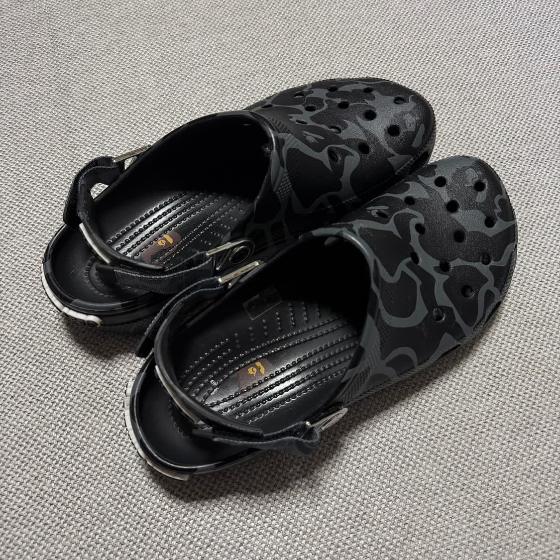 베이프 x 크록스 카모 클로그 블랙 상품이미지2
