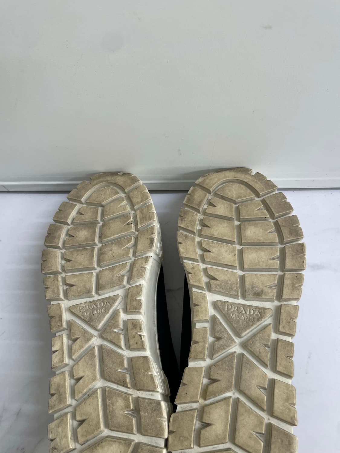 프라다 개버딘 블랙 스니커즈 37싸이즈 상품이미지6