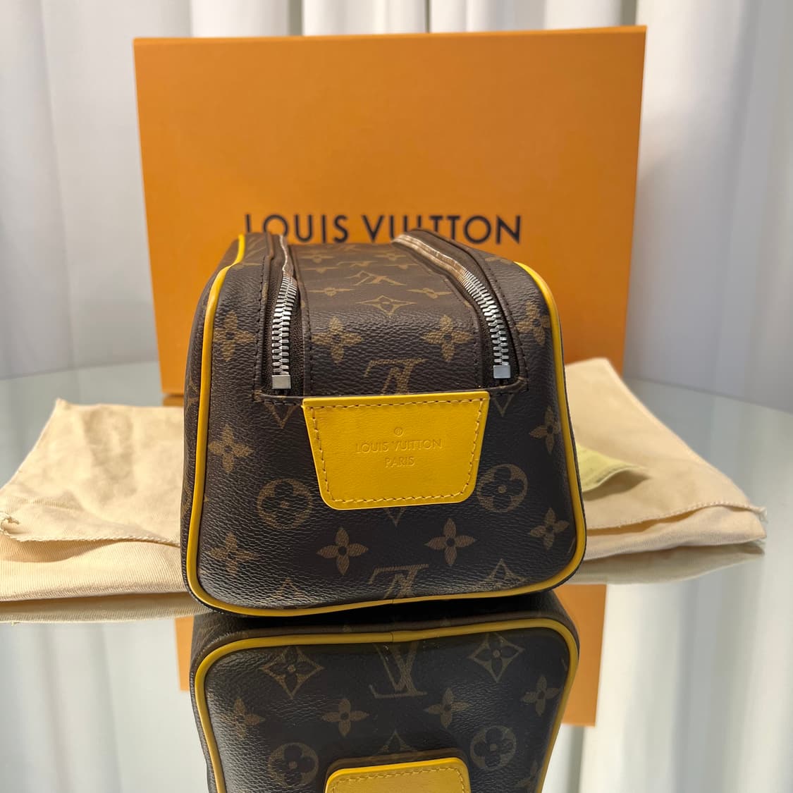 [정품] 루이비통 모노그램 돕키트 파우치 엘로우 상품이미지5